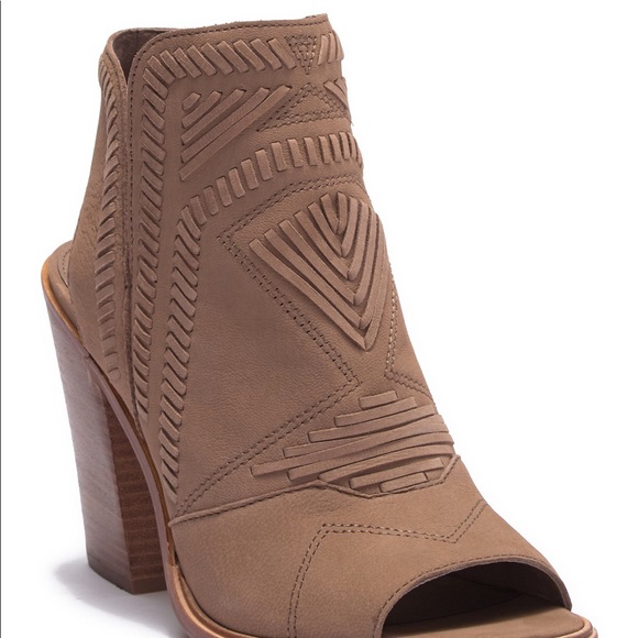Vince Camuto Karinta bootie - Picture 2 of 7